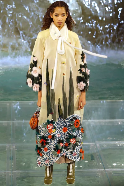 Look 39